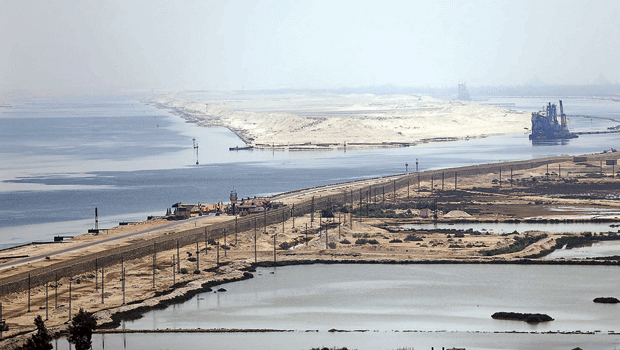 Mısır Süveyş Kanalı için 1 yılda 9 milyar dolar harcadı