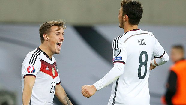 Almanya Mesut Özil’le güldü