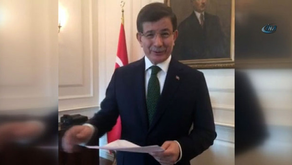 Başbakan Ahmet Davutoğlu Facebook’tan canlı yayın yaptı
