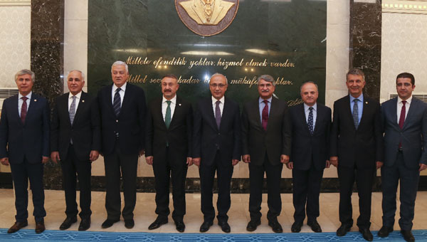 Başbakan Yardımcısı Elvan CHP ve HDP’lileri kabul etti