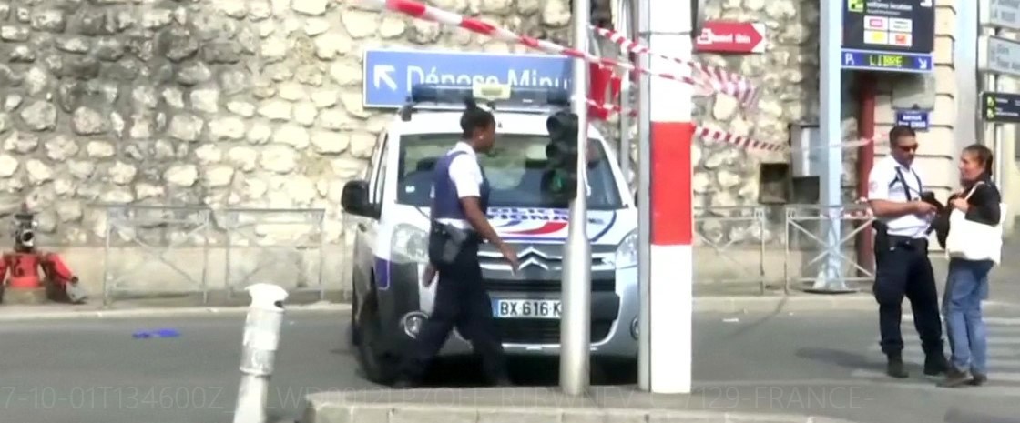 Fransa'da bıçaklı saldırı 2 ölü