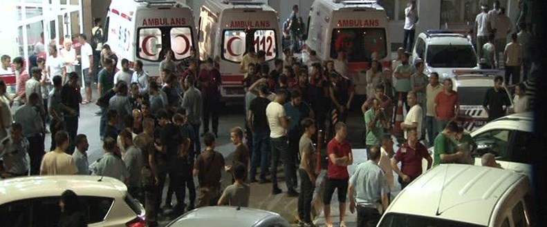 İstanbul Emniyeti'nde bıçaklı saldırı 1 polis şehit oldu