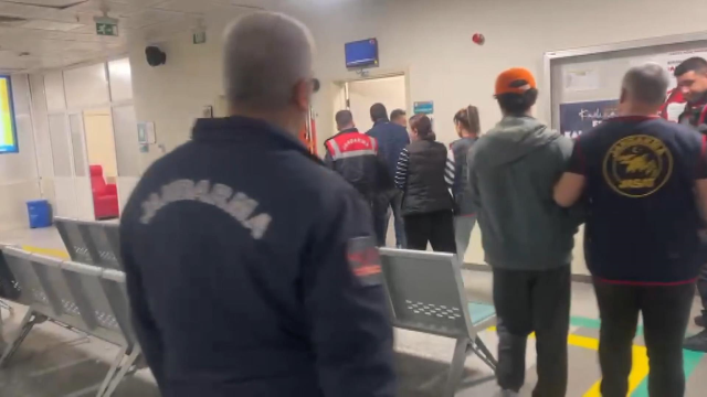 G&uuml;listan Doku dosyasını raftan indiren detay! Notta valinin oğlunun adı yazılıydı