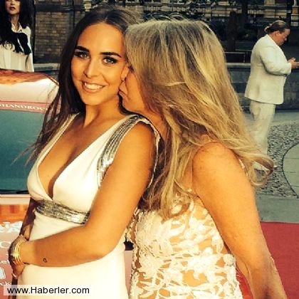 chloe-green-baba-parasiyla-gununu-gun-ediyor-25