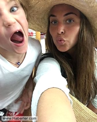 chloe-green-baba-parasiyla-gununu-gun-ediyor-26