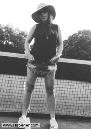 chloe-green-baba-parasiyla-gununu-gun-ediyor-8