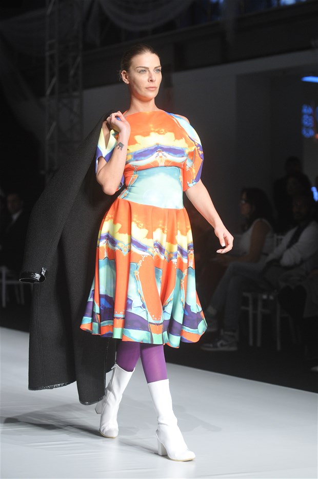 izmir-de-seksi-defile-30-nisan-2016-19