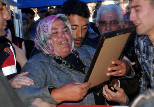 sehidin-tabutuna-tek-kursun-12