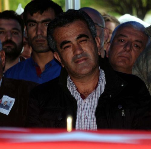 sehidin-tabutuna-tek-kursun-14