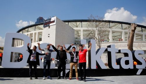 vodafone-arena-da-bayram-havasi-14