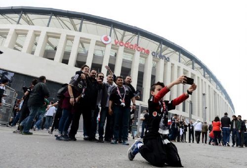 vodafone-arena-da-bayram-havasi-49